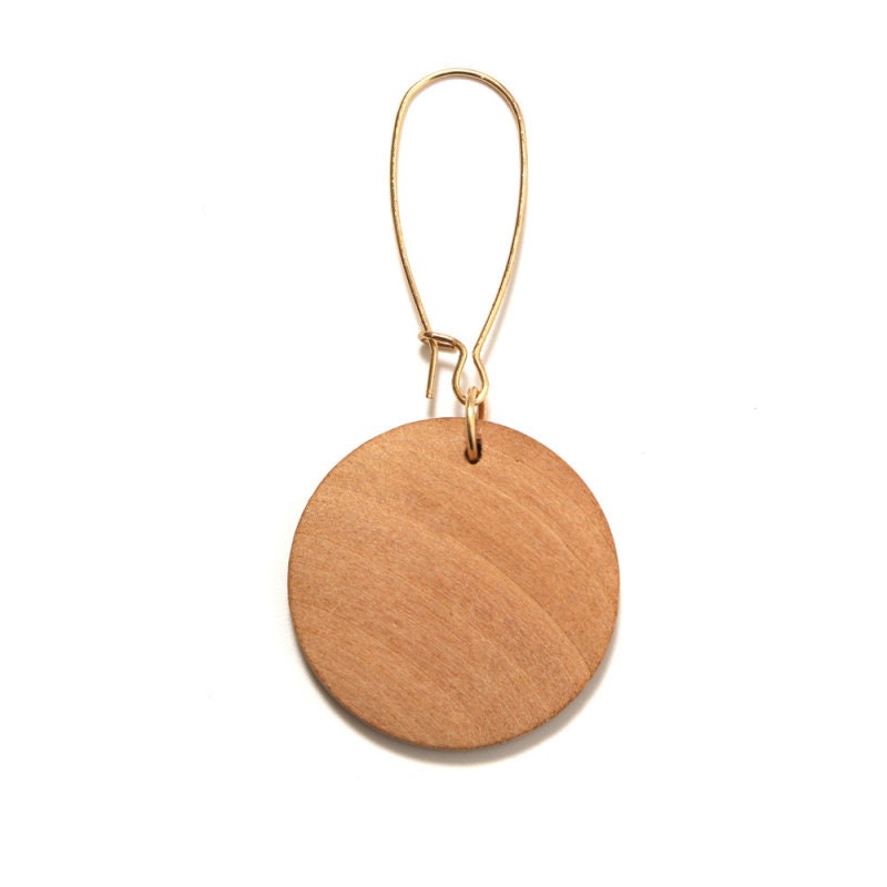 Wholesale Simple Vintage Pattern Women Round Shape Wooden Earrings,